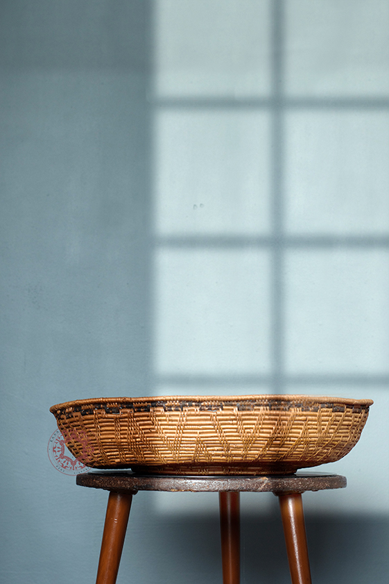 Rasa Mateviciute home decor vintage kitchen village style idea wicker basket rasadesign.art 2023